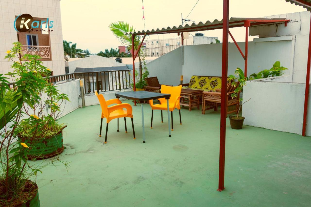 Karls Guesthouse Котону Экстерьер фото