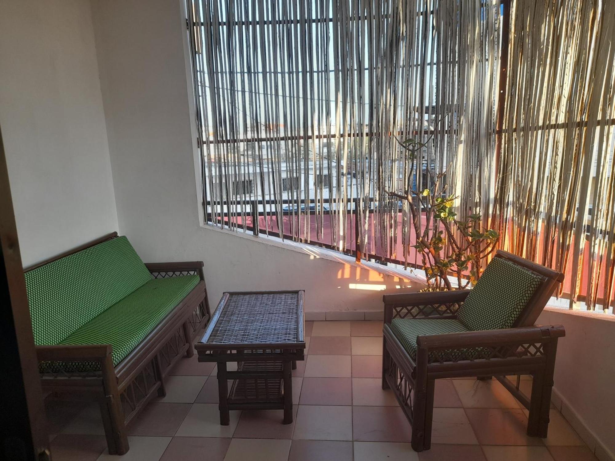 Karls Guesthouse Котону Номер фото