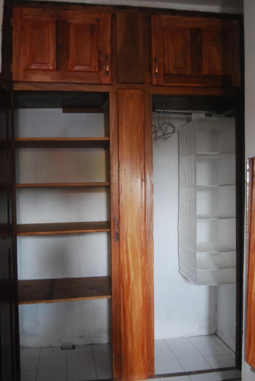 Karls Guesthouse Котону Экстерьер фото