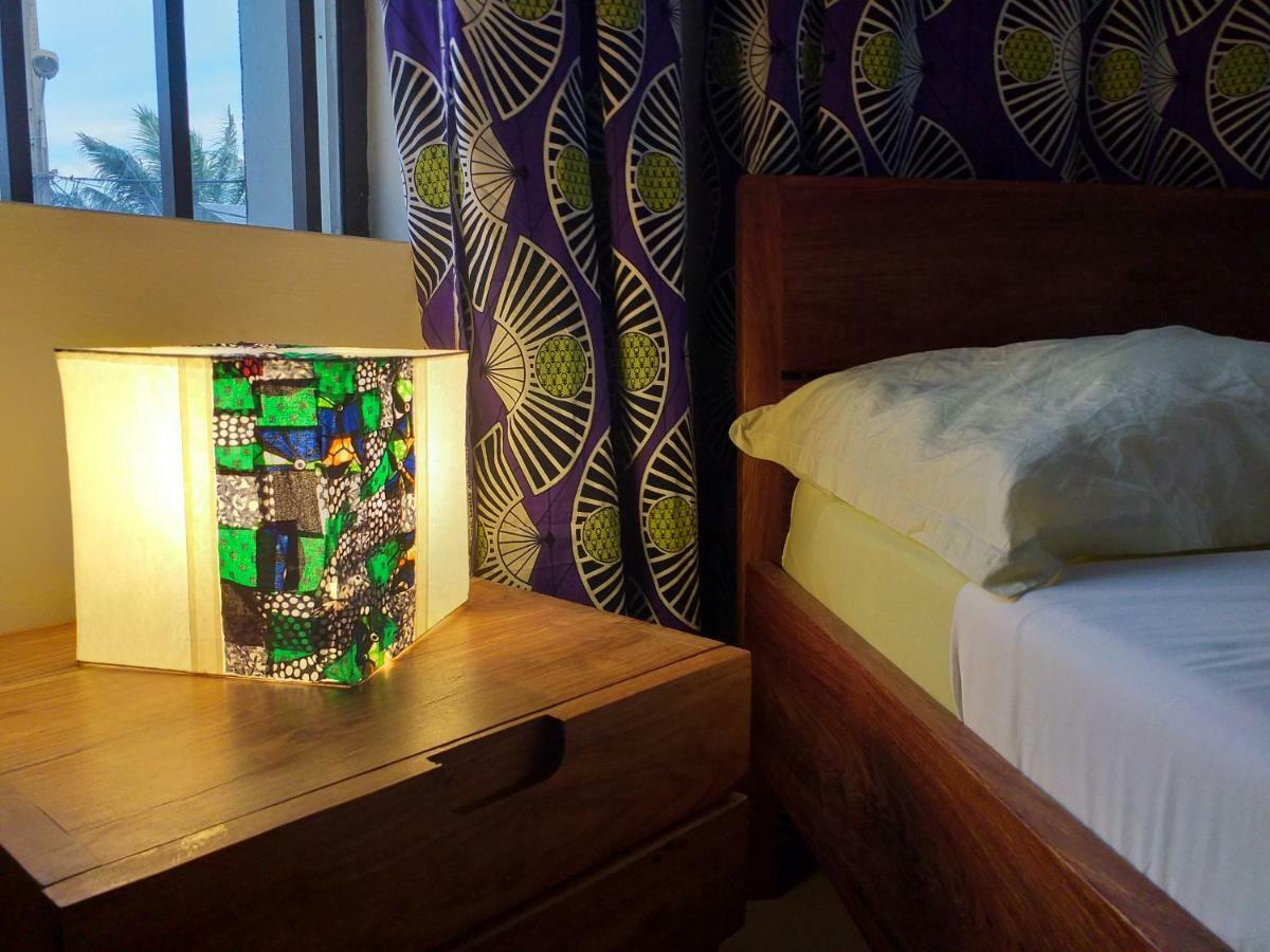 Karls Guesthouse Котону Экстерьер фото